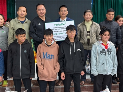 HÀNH TRÌNH TRAO ĐI GÓC NHỎ NNCB GIỮA ĐẠI NGÀN CH’ƠM 